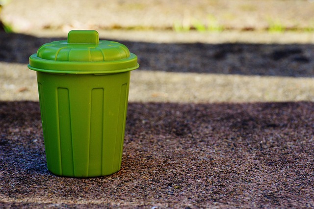 alexas_fotos-garbage-can-1111448_640 (2)